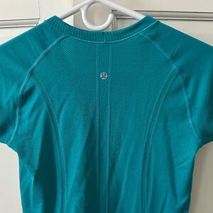 Lululemon swiftly short sleeve top / teal color